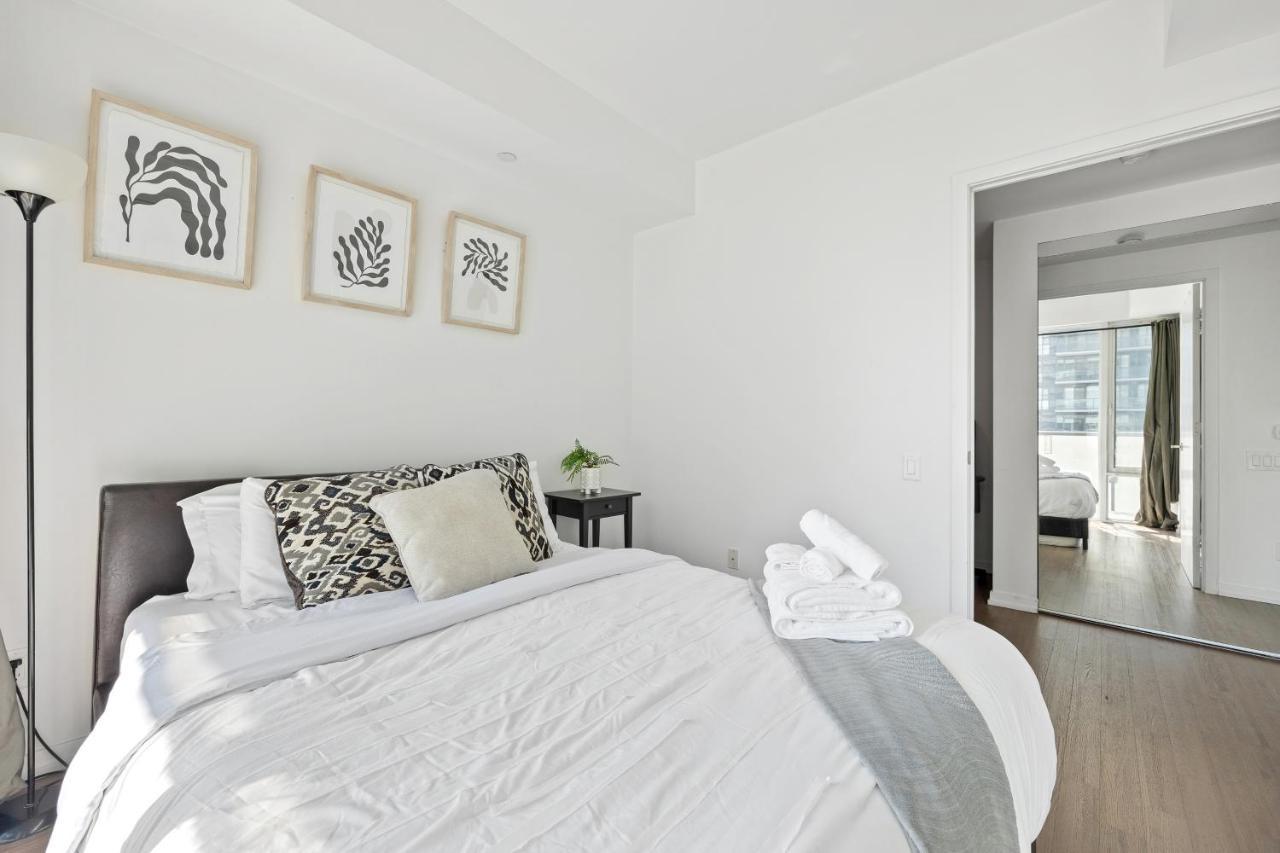 Modern Condo In The Heart Of Downtown Toronto Exterior foto