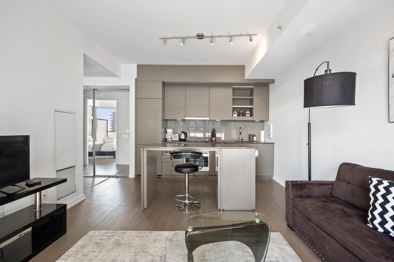 Modern Condo In The Heart Of Downtown Toronto Exterior foto