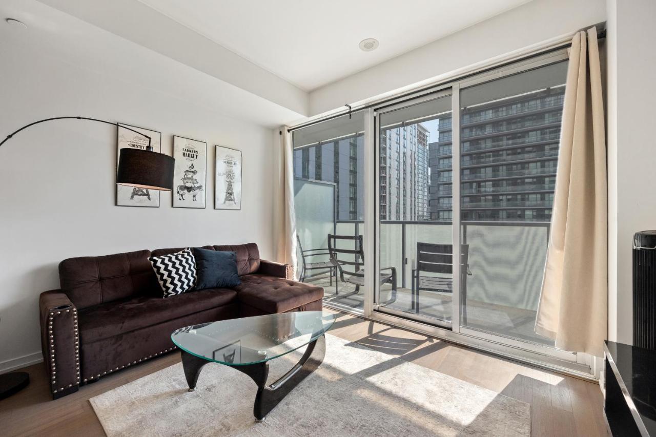 Modern Condo In The Heart Of Downtown Toronto Exterior foto