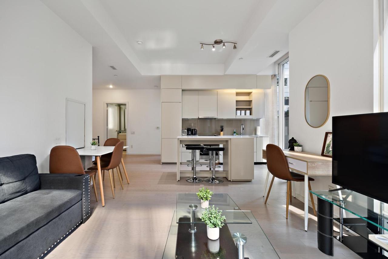Modern Condo In The Heart Of Downtown Toronto Exterior foto